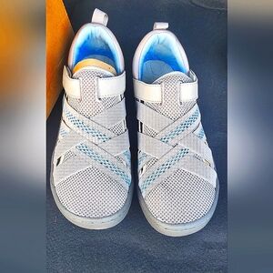 J Sport Essex Women's 9 1/2 Vegan Slip On Sport Shoe Gray Blue Hook & Loop